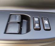 Toyota yaris III phase 2 1.5 vvti hsd eh hybrid 100h e-cvt 100 ch dynamic