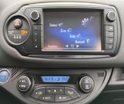 Toyota yaris III phase 2 1.5 vvti hsd eh hybrid 100h e-cvt 100 ch dynamic
